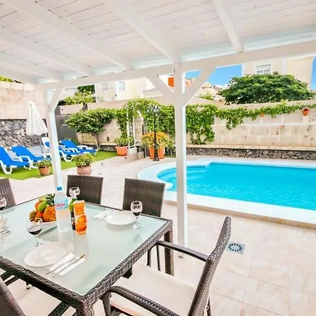 Playa De Fanabe Sleeps 6 With Pool Air Con And Wifi Villa Costa Adeje (Tenerife)