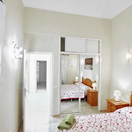 Playa De Fanabe Sleeps 6 With Pool Air Con And Wifi Villa *